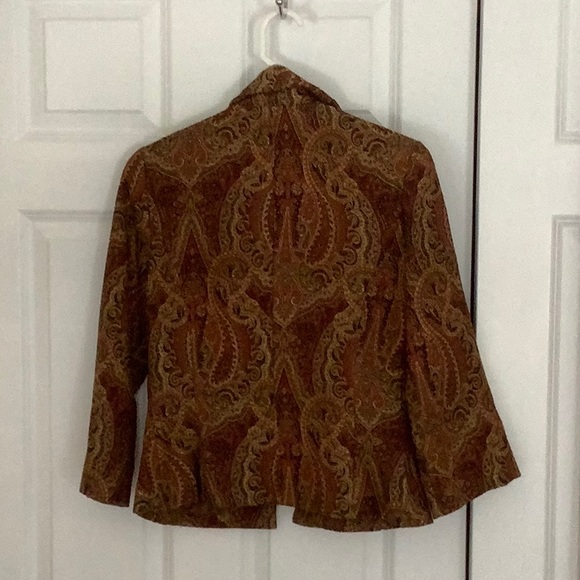 Autumn paisley jacket with 3/4 length sleeves. - Picture 2 of 3